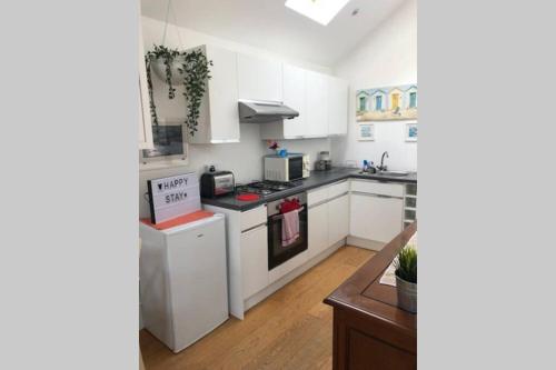 Entire Bungalow & lovely views(Near Henley) in London