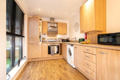 Classy 2 Bed Detatched House- Birmingham- Broad Street & Brindley Place- 10 min walk from Bullring, 