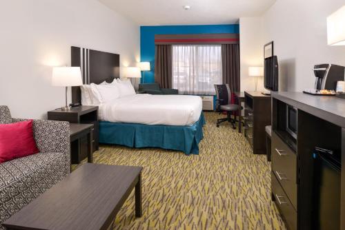 Holiday Inn Express Hotel & Suites Omaha West