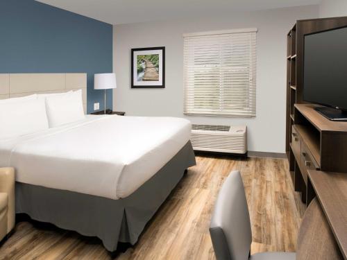 WoodSpring Suites Linden in Linden