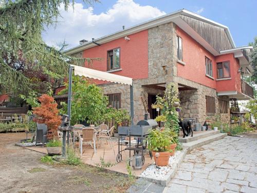 Rural apartment with shared garden pool and Spa