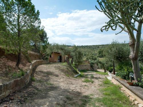 Lovely Holiday Home in Termini Imerese with Roofed Terrace gîte à louer Aliminusa