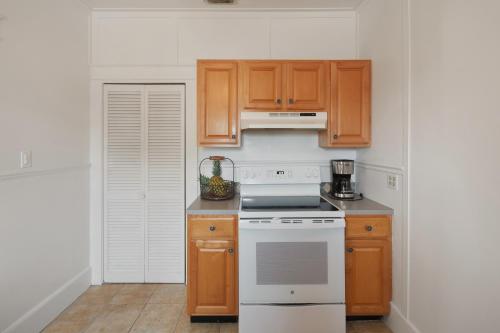 Point Break Suites - image 4