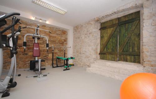 Seaside holiday house Kastel Stari Kastela - 16617 - image 4