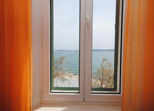 Seaside holiday house Kastel Stari, Kastela - 16617