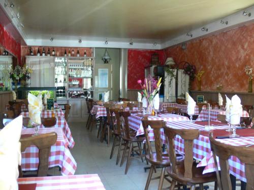 مطعم, Hotel Le Saint Julien in Saint-Julien-Du-Sault