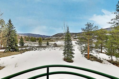 Keystone Ranch with Hot Tub Sauna & Chef's Kitchen home - image 2