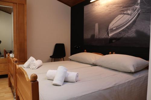 2 twin beds