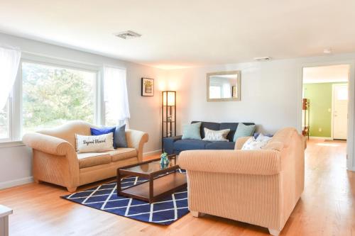 #535: Spacey home minutes to Nauset Beach & walkable to the best of East Orleans! - image 3