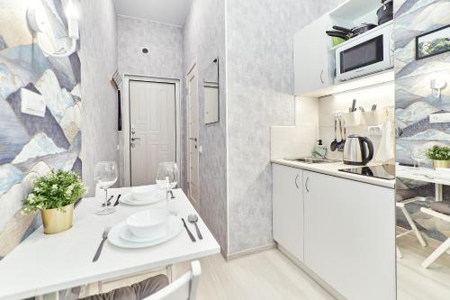 Takeroom Shpalernaya, 3 near Auróra cirkáló