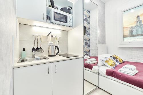 Takeroom Shpalernaya, 3 near Auróra cirkáló