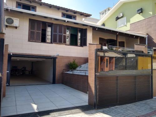 Bombinhas Bombas - Casa 6 Pax - Cod 331