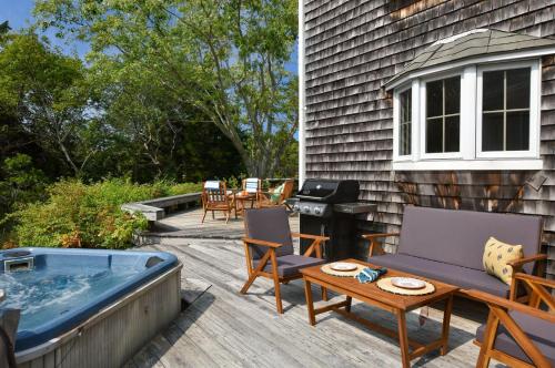 459 Walk to Water Large Decks with Hot Tub and Game Room with Ping Pong Table! - main image