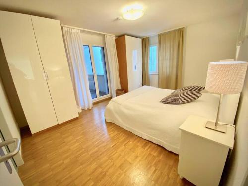  Your bright and spacious apartment by the lake in Lausanne