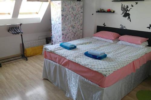 Cozy & Sunny Centrrally Located Apartment