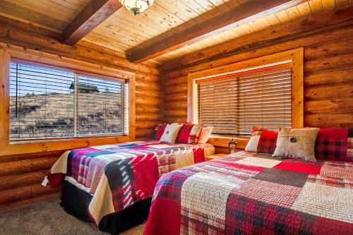 Cabin Overlooking The Harbor - image 7