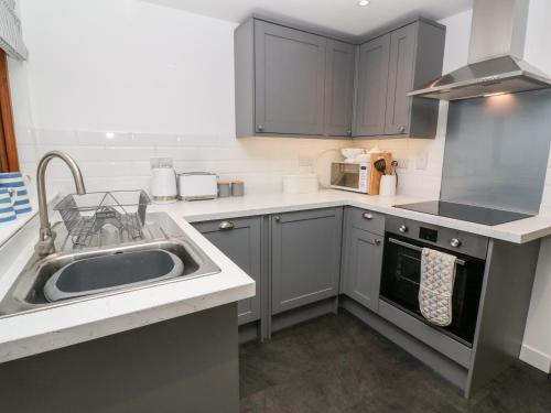 Miners Cottage - image 13