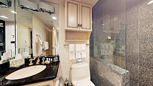 Timberline Condominium Studio Loft Unit 305 - main image