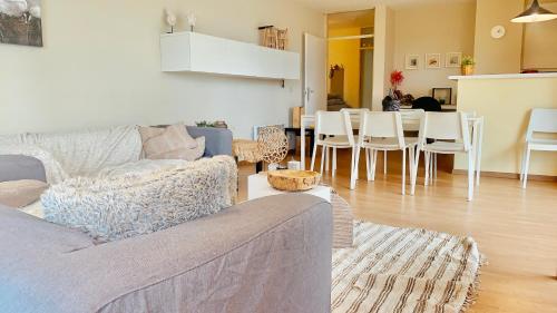 Ruim, lichtrijk appartement met groot terras uitstekend gelegen in De Panne, De Panne (foto 2)