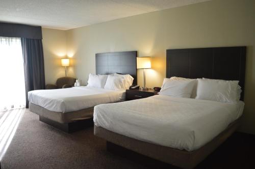 Standard Queen Room with Two Queen Beds