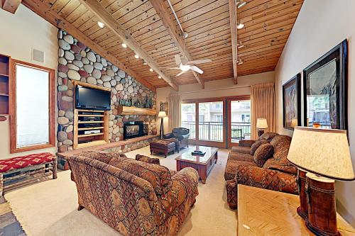 Timberline Condominiums 2 Bedroom plus Loft 3 Bath Deluxe Unit B3H