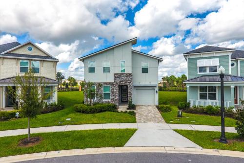 Luxury Pool Home and Game Room at Solara SA8959