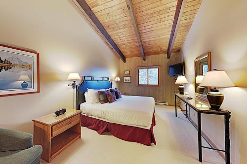 Timberline Condominiums 3 Bedroom Standard Unit D3A thumb 3