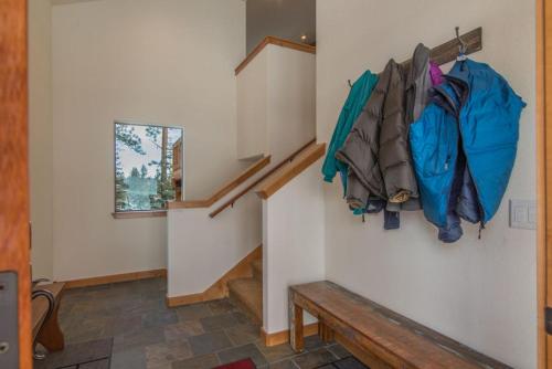 Fickes by Tahoe Truckee Vacation Properties - image 2