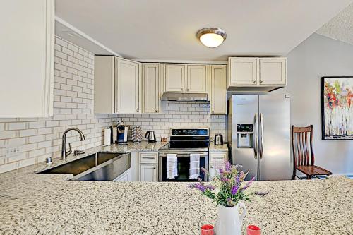 Stone Creek Townhome - Near Slopes & Lake! townhouse - image 5
