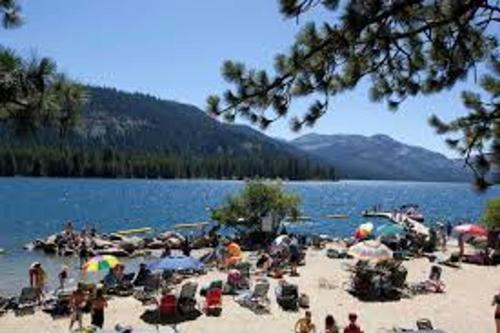 Pinnacle Panoramic View by Tahoe Truckee Vacation Properties - image 8
