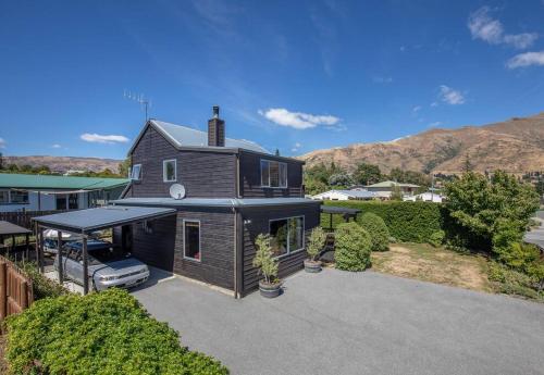 Central Wanaka 2 Bedroom Retreat