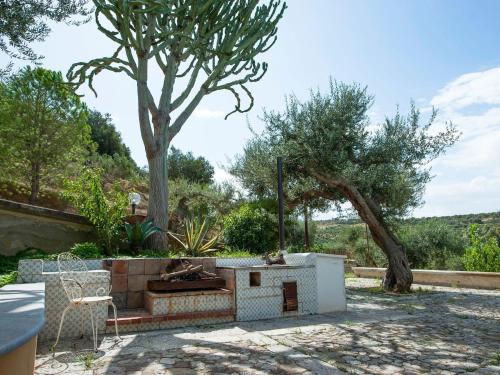 Lovely Holiday Home in Termini Imerese with Roofed Terrace