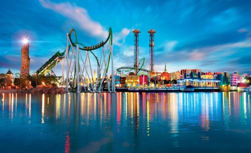 Holiday Inn & Suites Across From Universal Orlando