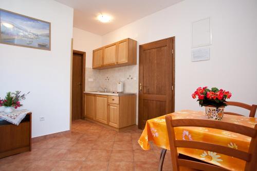 Apartments Mato - image 3