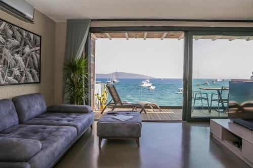 Surfer Caravan Gastro Pub & Suites - Adults Only - Apartment - Bodrum City