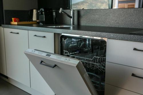 Surfer Caravan Gastro Pub & Suites - image 14