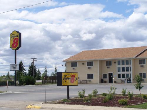 Super 8 by Wyndham Lewistown - image 8