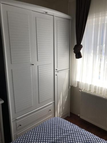 5 Star luxury Private Detached House & Private Garden & BBQ