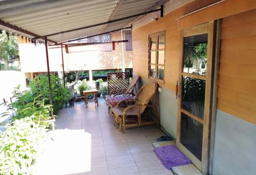 バンソンマネー ホームステイ (Bansonmanee Homestay) in カノム