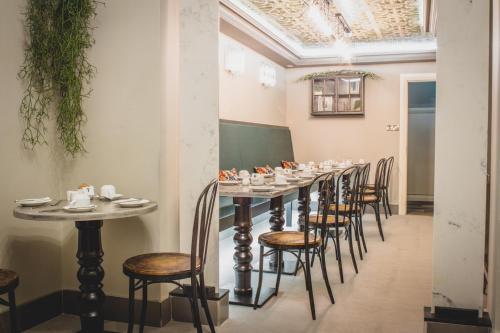 巴爾那斯萊德旅店 (Barr Na Sraide Inn) in 丁洛