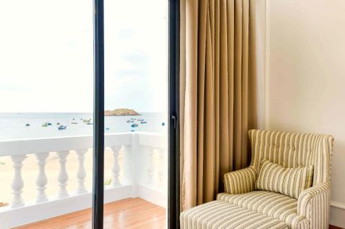 Grand Deluxe Double room with Sea View image 7