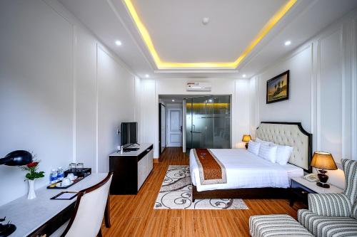 Grand Deluxe Double room with Sea View image 5