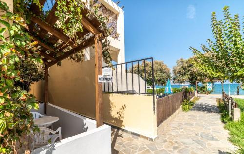 Entrance, Akti Galinis - Beachfront Hotel in Armeni