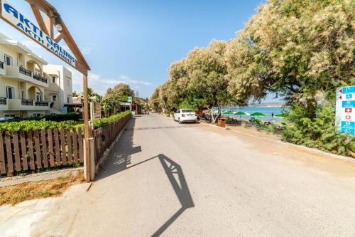 Entrance, Akti Galinis - Beachfront Hotel in Armeni