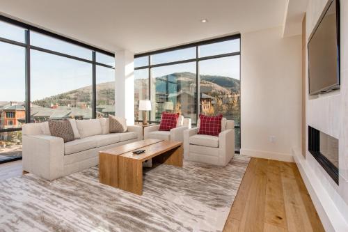 The Lift - Sunny Ski-In Ski-Out Gem - 2 Balconies condo - image 3