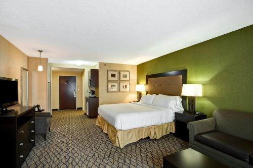 Holiday Inn Express Hotel & Suites Christiansburg in Christiansburg (VA)