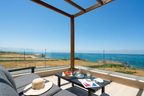 Beachfront Nymphes Aigli, Brand New Villa with Pool, Children Area & BBQ