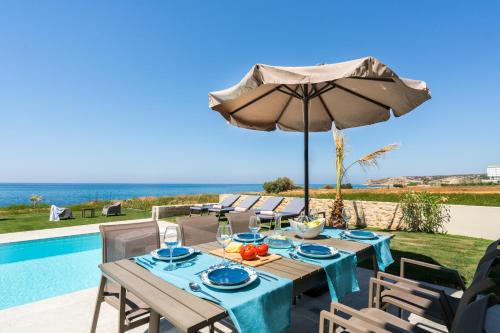 Beachfront Nymphes Aigli, Brand New Villa with Pool, Children Area & BBQ