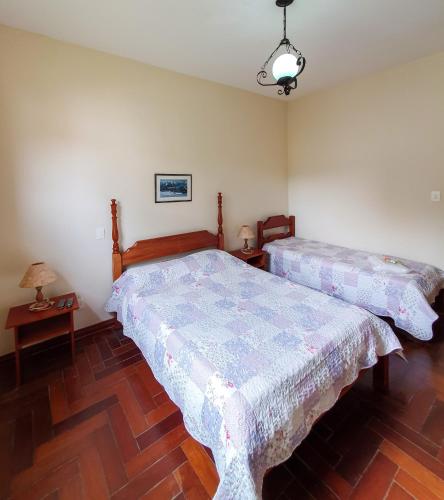 1 double bed, 1 twin bed