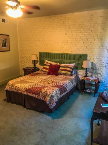 The Eagle's Nest Inn - image 3
